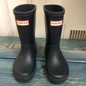 PREOWNED: Hunter Boots (navy blue) - size 9 toddler